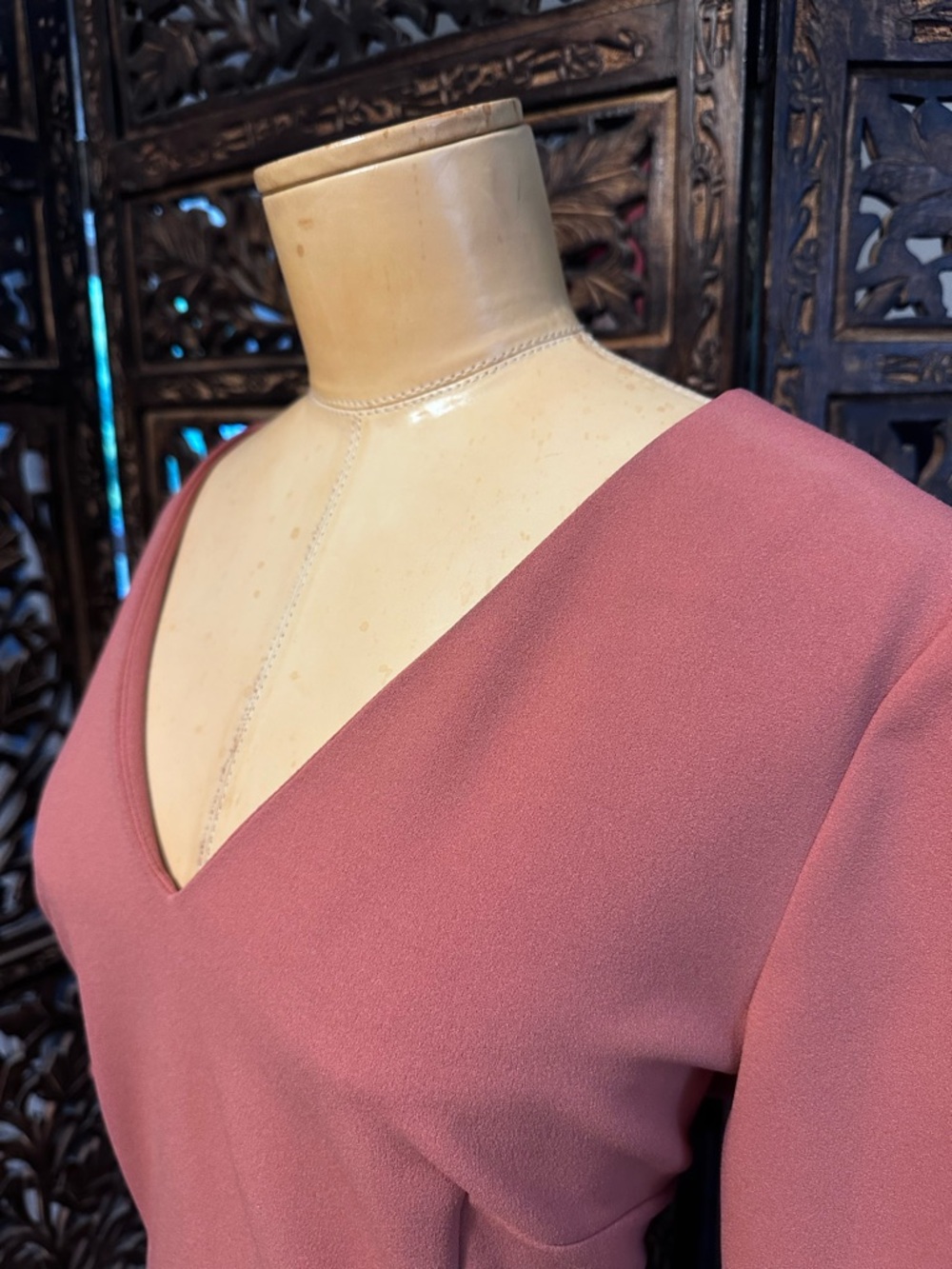 ANTONIO MELANI Rosewood V-Neck Knee Length Sheath Dress Size 12 - Picture 2 of 9